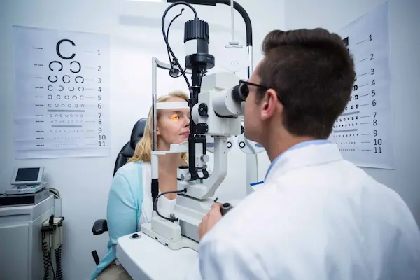 ¿Cómo se realizan los exámenes oftalmológicos​