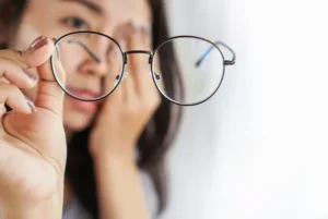 ¿Qué es la hipermetropía y cómo corregirla