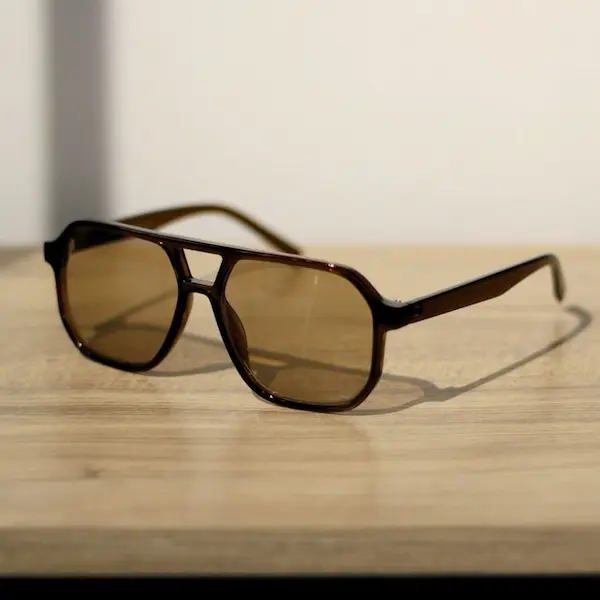 Estética vintage de los 70 y 80 en lentes en tendencia 2026