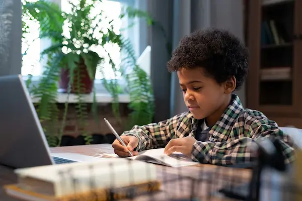 Importancia de cuidar la salud visual infantil desde temprana edad